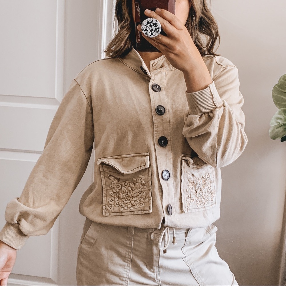 Solitaire Button Front Jacket. Size Small